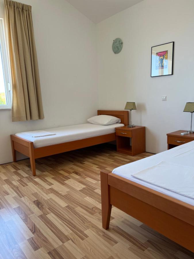 Apartments Angela 策萨利卡 外观 照片