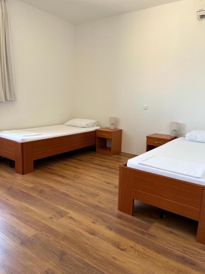 Apartments Angela 策萨利卡 外观 照片